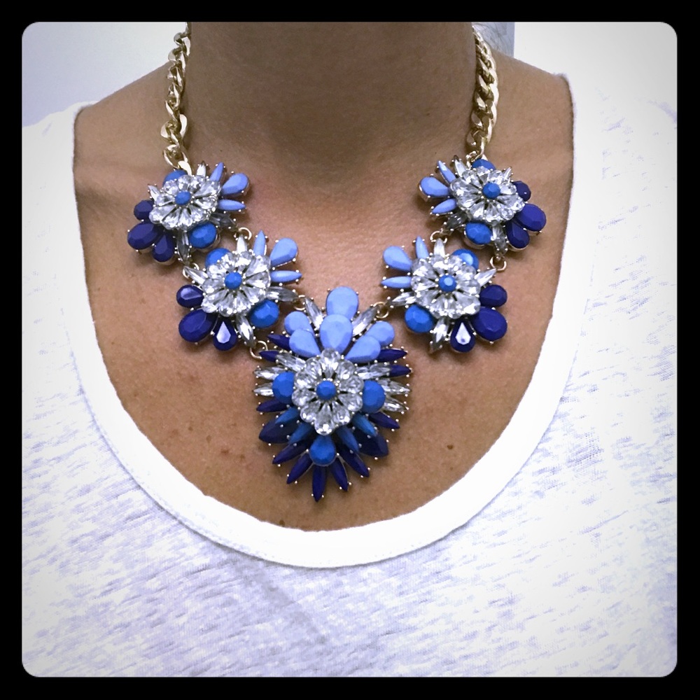 Bauble Bar statement necklace