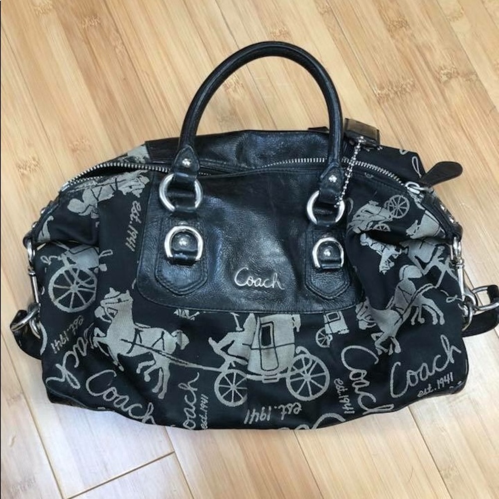 horse and carriage coach mini handbag