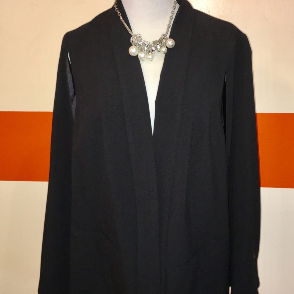 💃🏽💃🏽Host Pick💃🏽💃🏽Sophisticated Cape Blazer