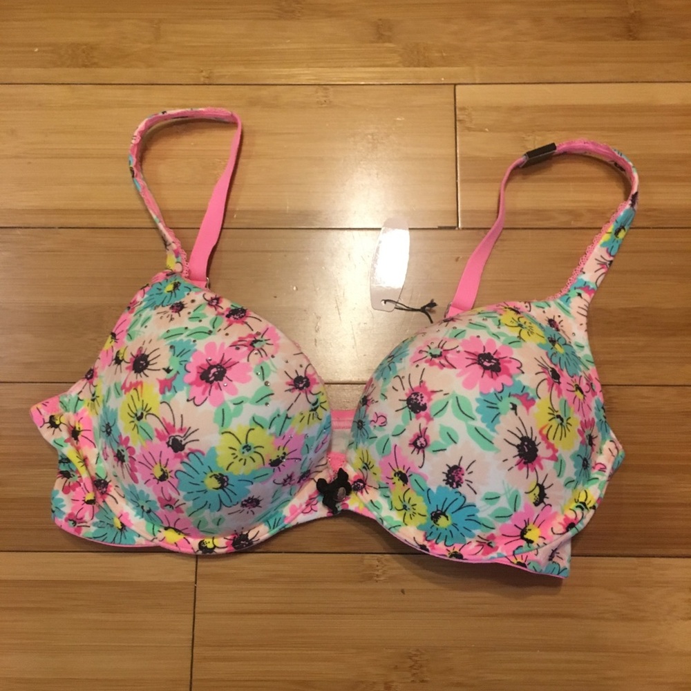 Body by Victoria's Secret Bra
