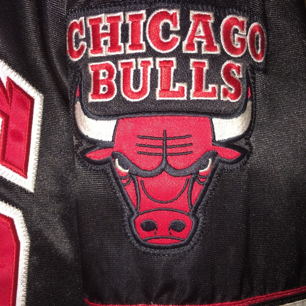 Vintage 90s Chicago Bulls starter jacket