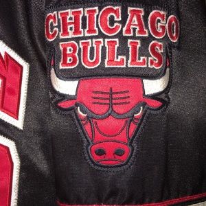 Vintage 90s Chicago Bulls starter jacket