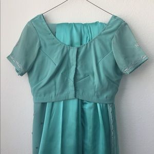 Teal Indian Bollywood sari with scalloped border