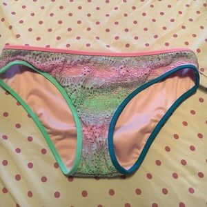 NWT VS BATHING SUIT BOTTOM SZ S