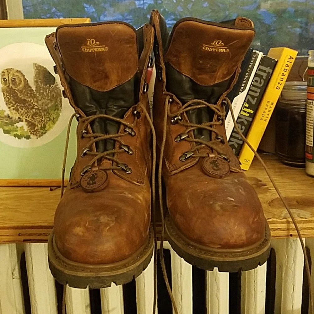 Chippewa steel toed winter boots