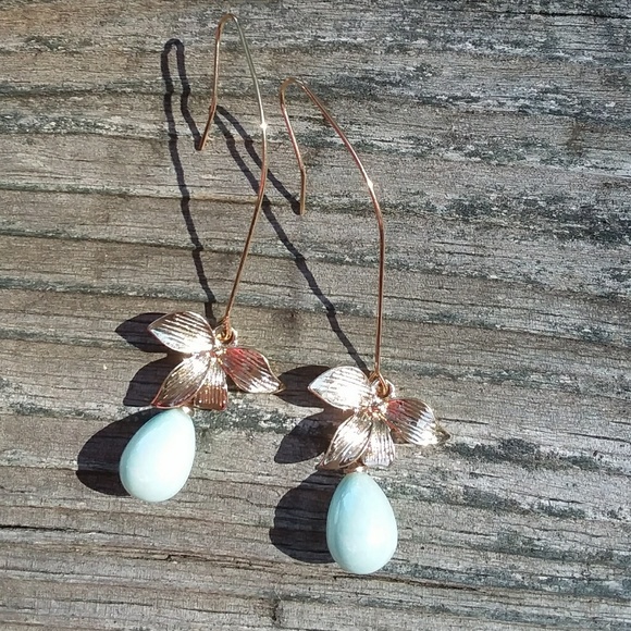 Gorgeous sky blue turquoise LOTUS PEACE flower gol - Picture 3 of 10