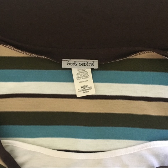 Body Central Striped V-Neck Short Sleeve Top - Picture 5 of 8