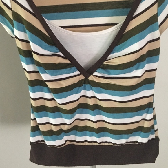 Body Central Striped V-Neck Short Sleeve Top - Picture 7 of 8