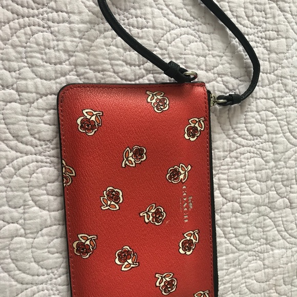 Coach wristlet - Picture 3 of 3