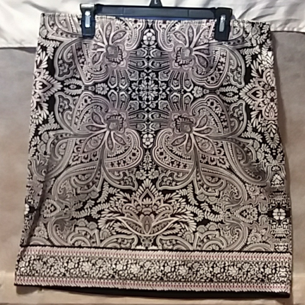 Beautiful Pencil Skirt Size XL