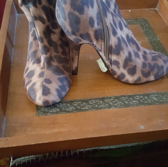 short boots - Picture 2 of 2