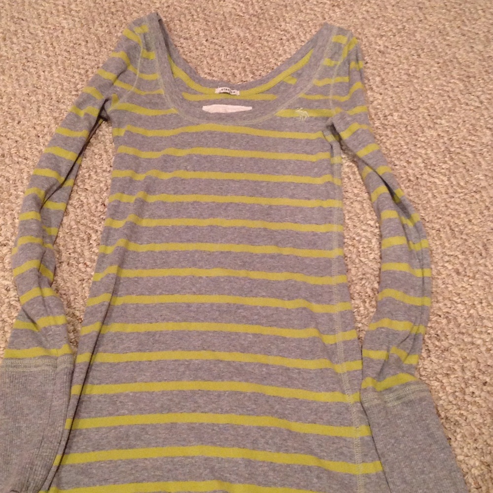 ¡SOLD! Girls striped top