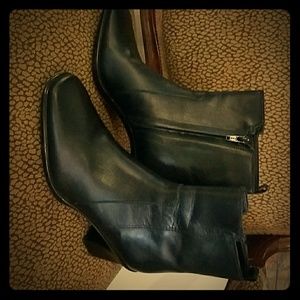 Antonio Melani leather booties