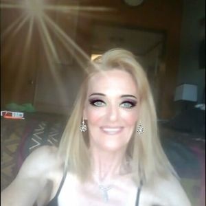 Meet your Posher, Carrie