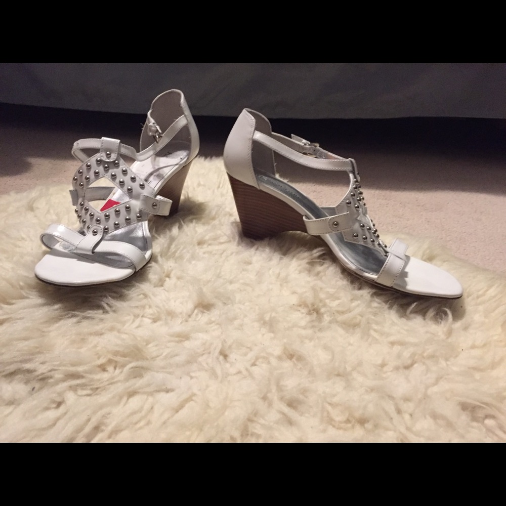 Comfy Anne Klein Wedge