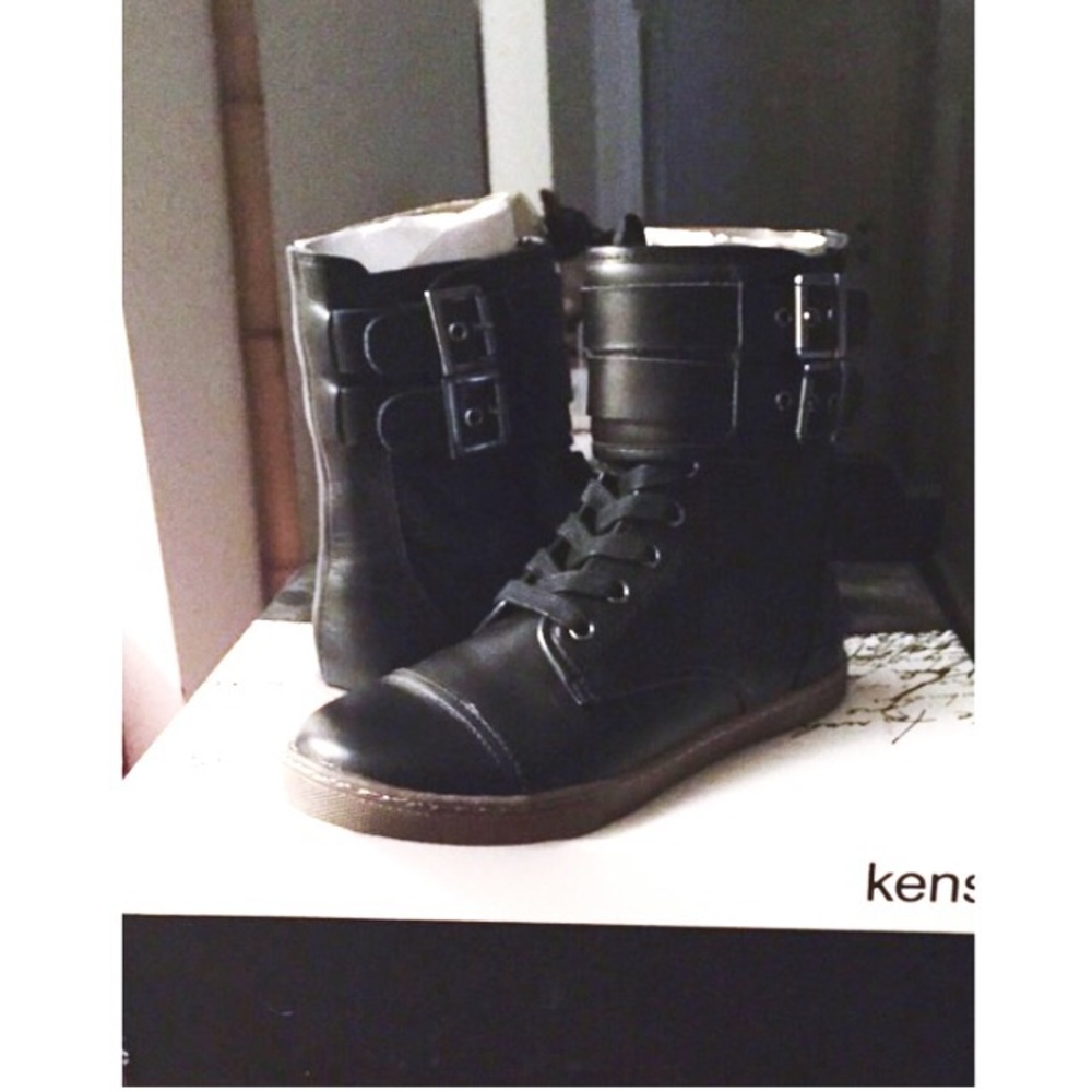 NWT Leather Kensie Booties