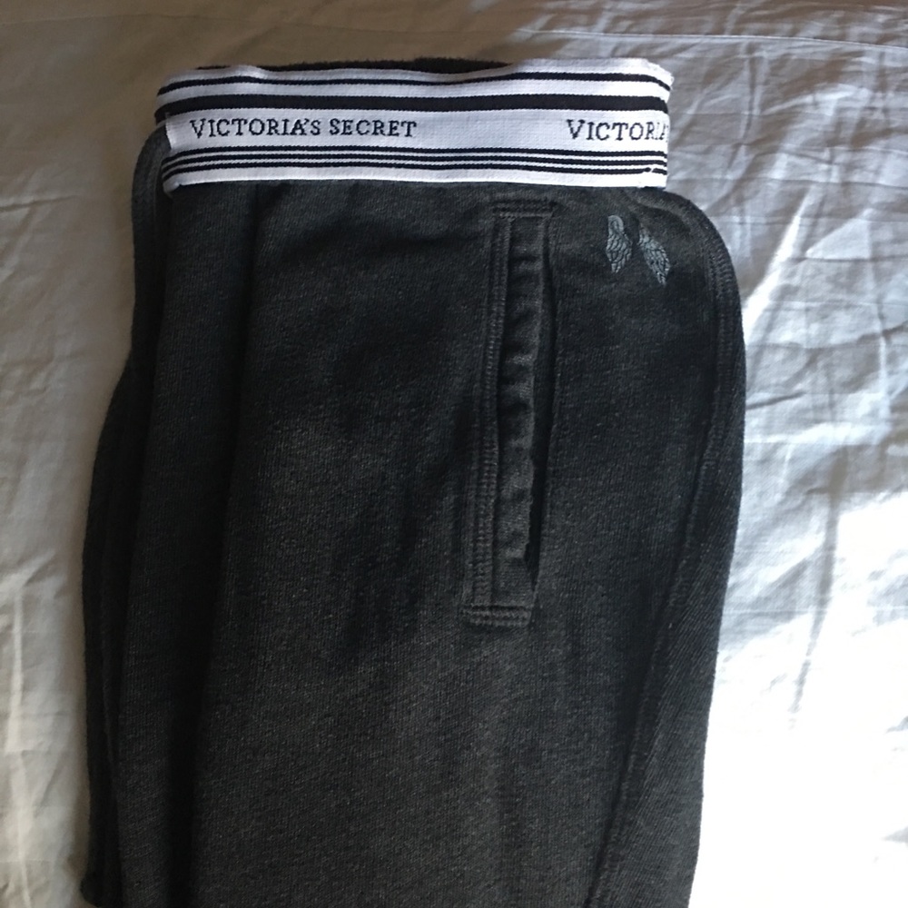 Victoria Secrets 2 Yoga Pants😇