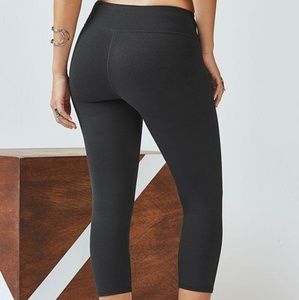 Fabletics Salar Capri - XS - NWT