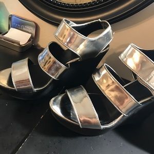 3 strap silver wedges