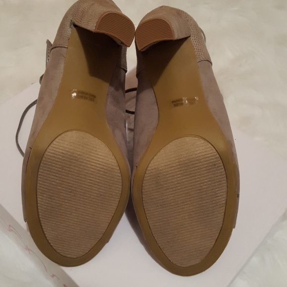 Faux Suede Peep Toe Heels NWOT - Picture 4 of 8