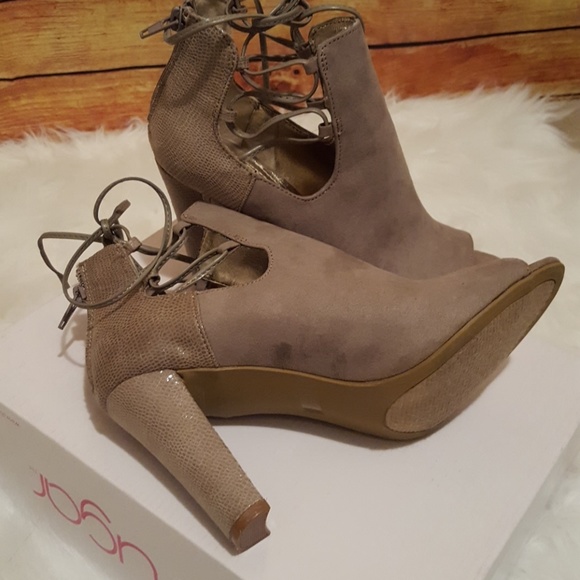 Faux Suede Peep Toe Heels NWOT - Picture 5 of 8