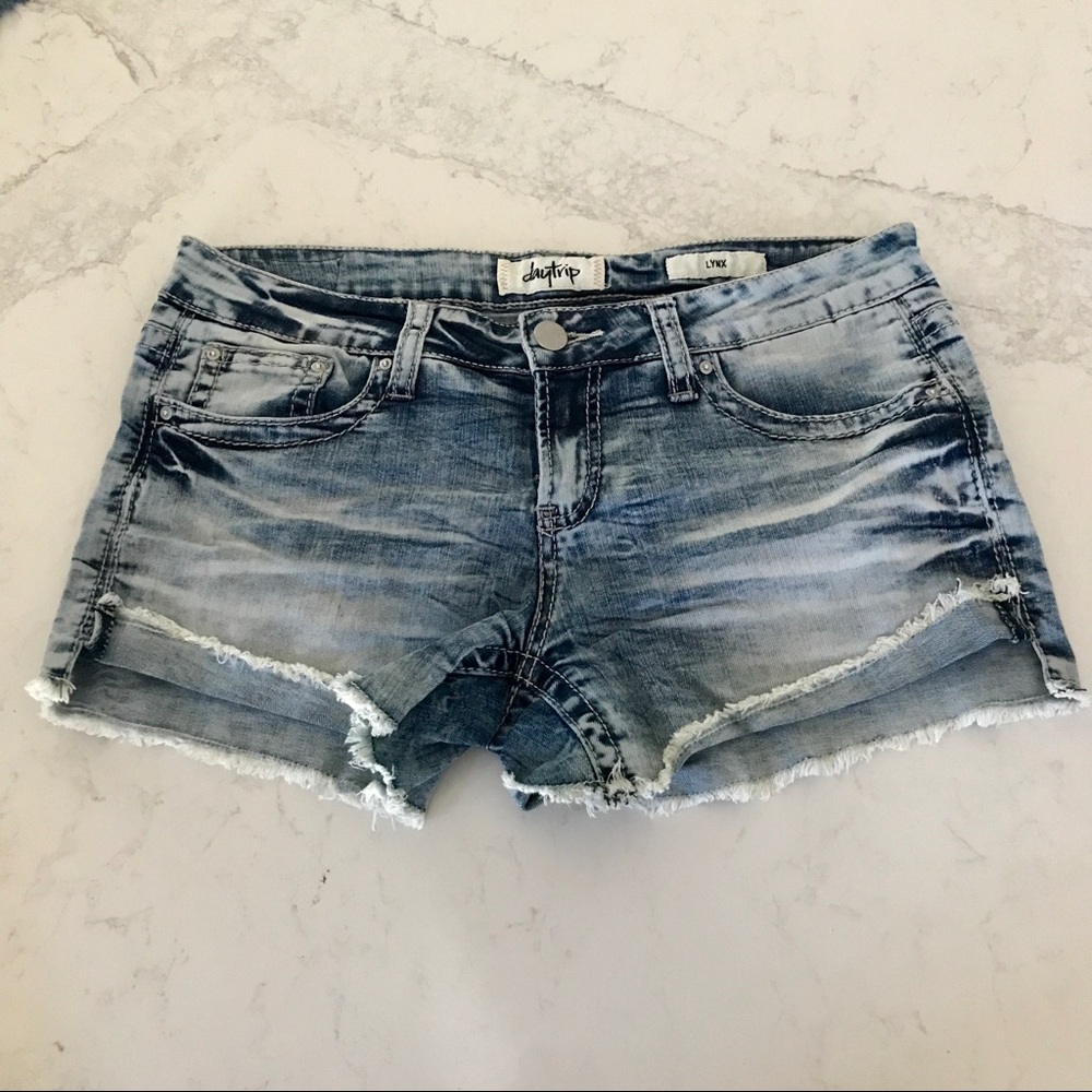 Daytrip Bleached Shorts Lynx fit