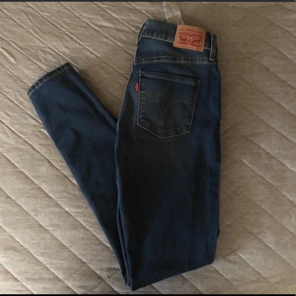 Levi's shaping skinny size 26