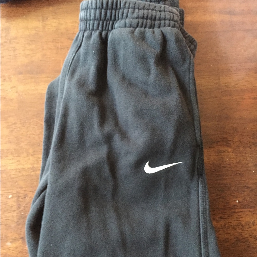 Boys size medium Nike sweatpants black