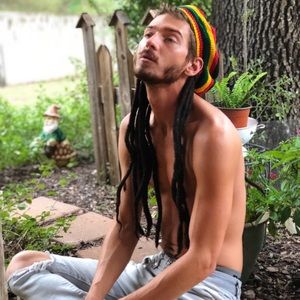 Rasta hat free with bundle