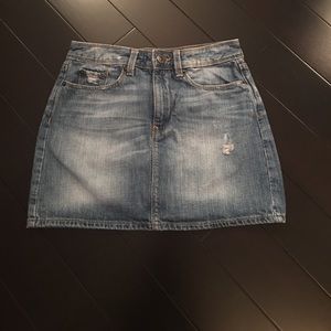GAP denim mini skirt.