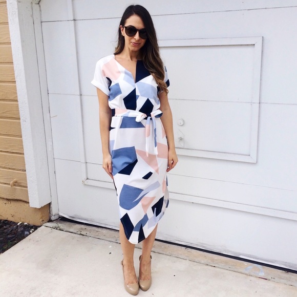 ✨LARGE ONLY✨Geometric Tie-Waist Midi Dress - Picture 2 of 6