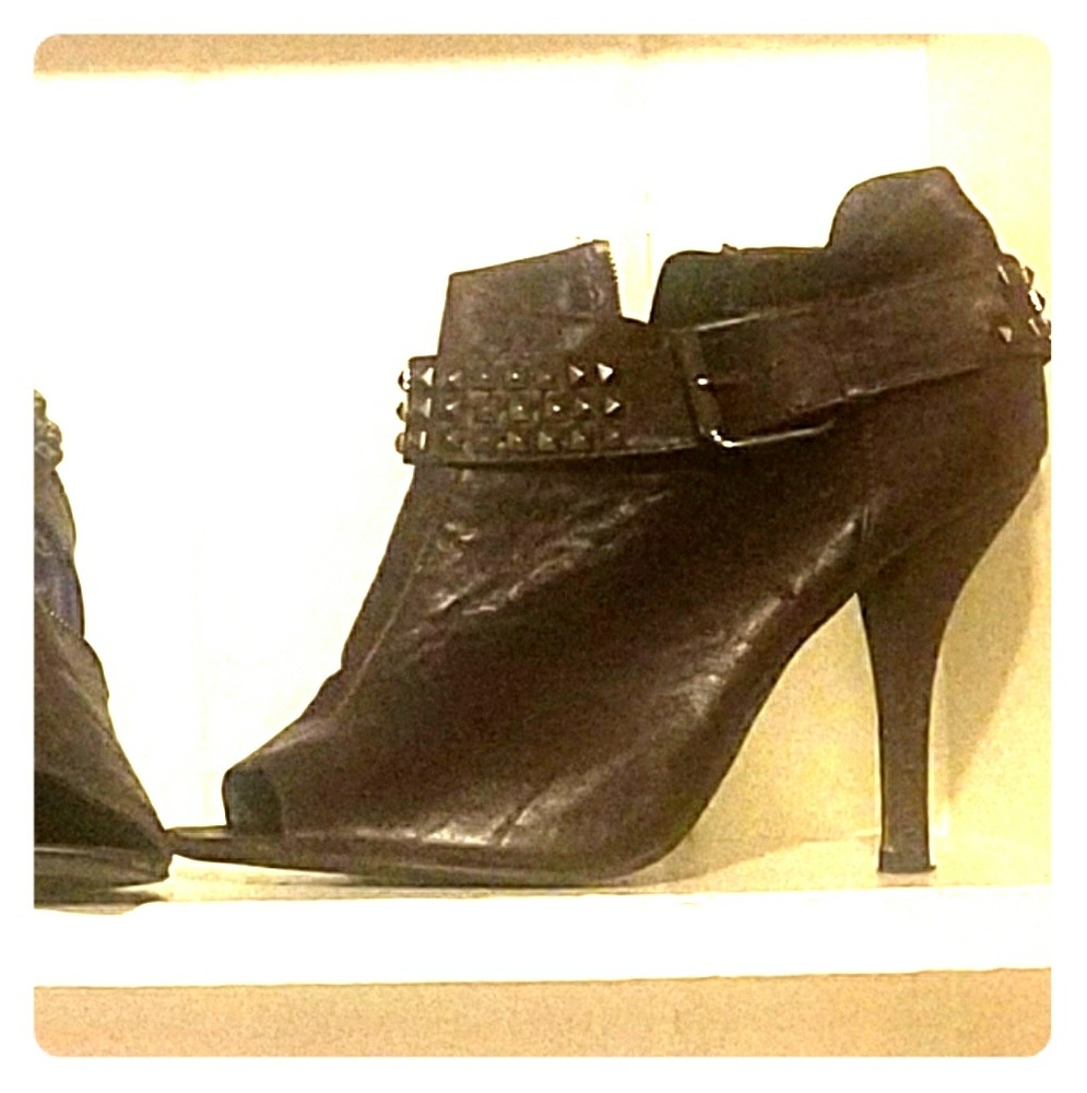 ***DEEP PURPLE PEEP TOE BOOTIE***