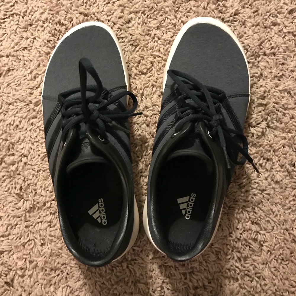 Adidas Black Leisure/Athletic Shoe Men’s 8.5