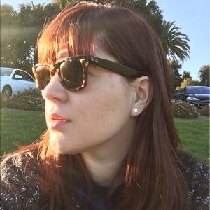 Meet your Posher, Julia