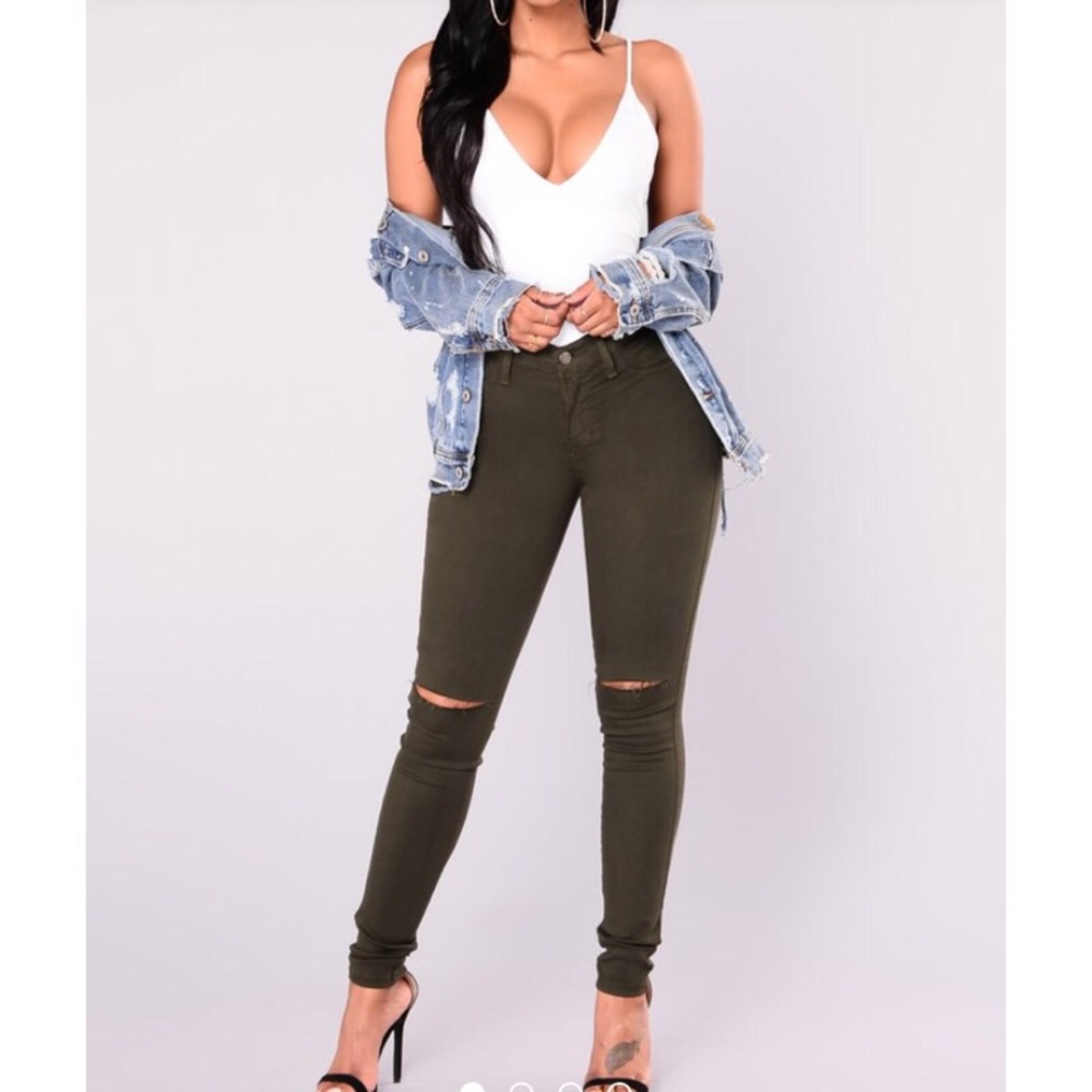 Fashion Nova ripped skinny jeans
