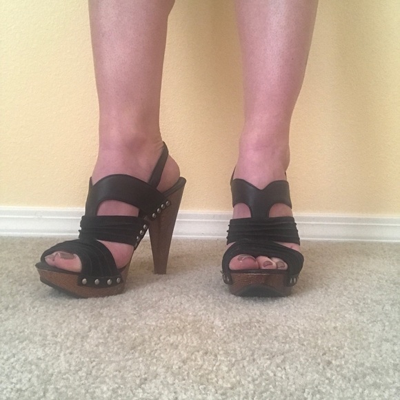 Heels black with brown wooden heel size 7 - Picture 4 of 4