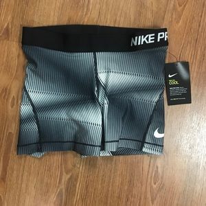 NEW Nike Pros
