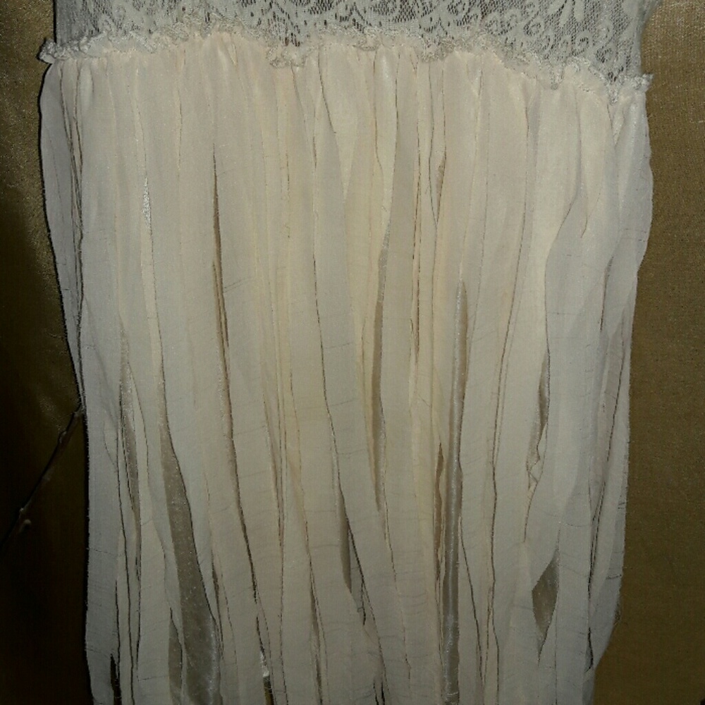 Dress - Picture 3 of 4