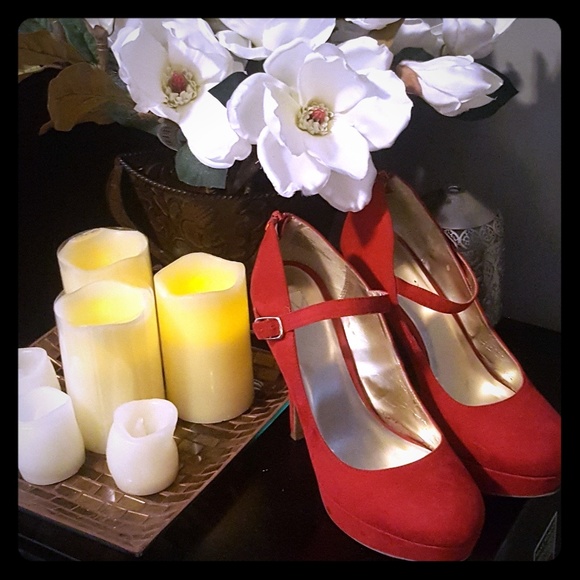 Red heels - Picture 1 of 4
