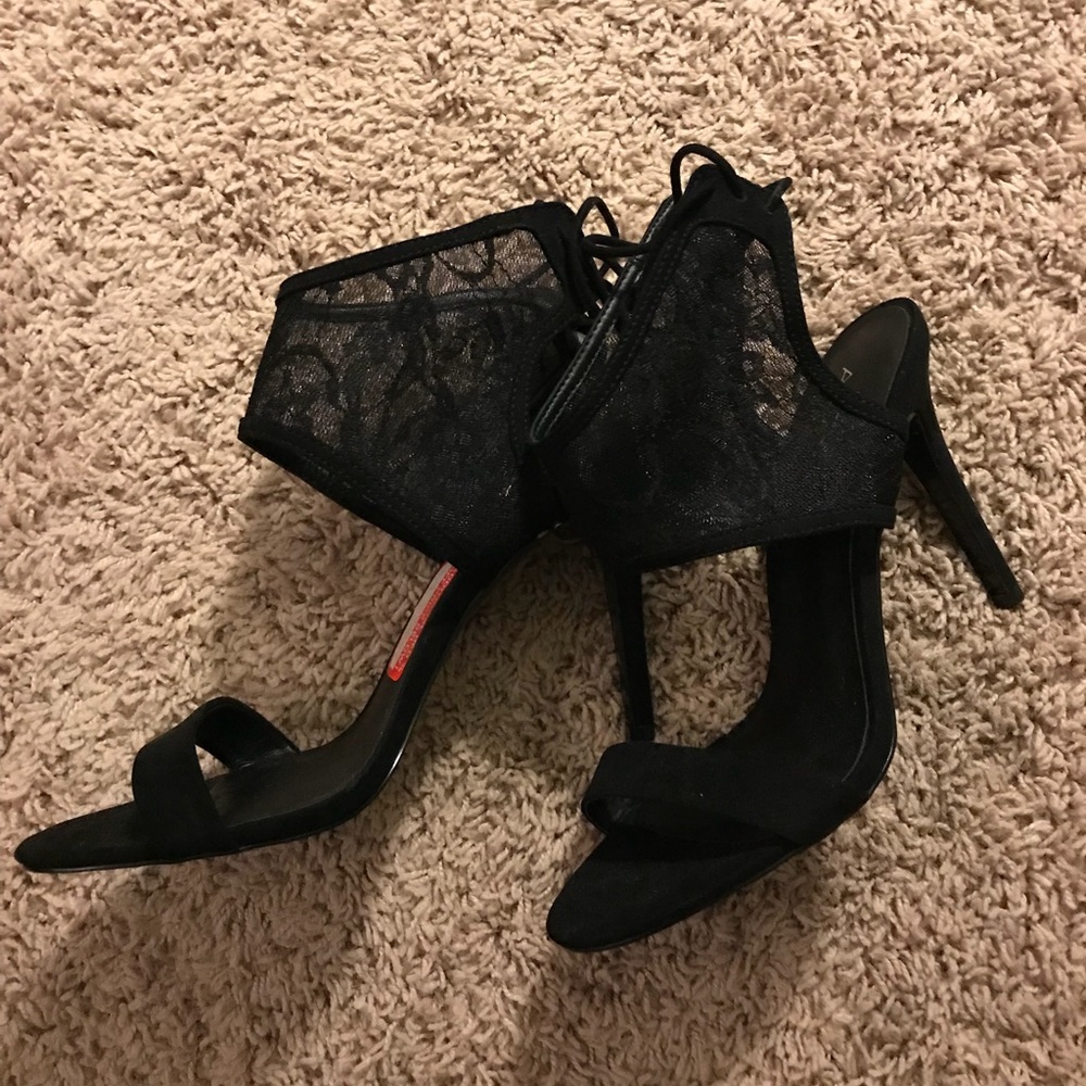 Aldo Black Lace 4” Heel WMS 9 (US)