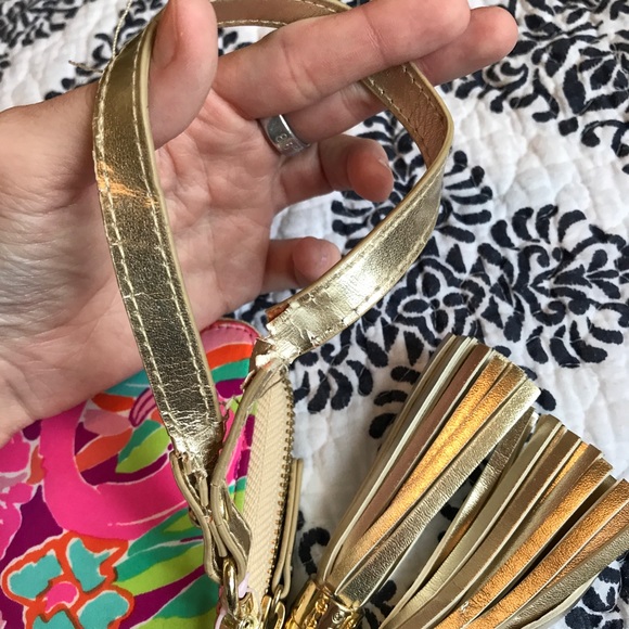 Lilly Pulitzer “Call Me” Wristlet Wallet - Picture 4 of 5