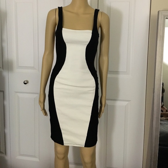 Body conscious dress - Picture 2 of 5
