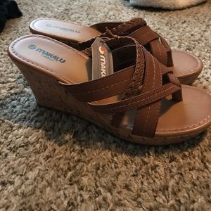 Makalu wedge sandals SIZE 8.5