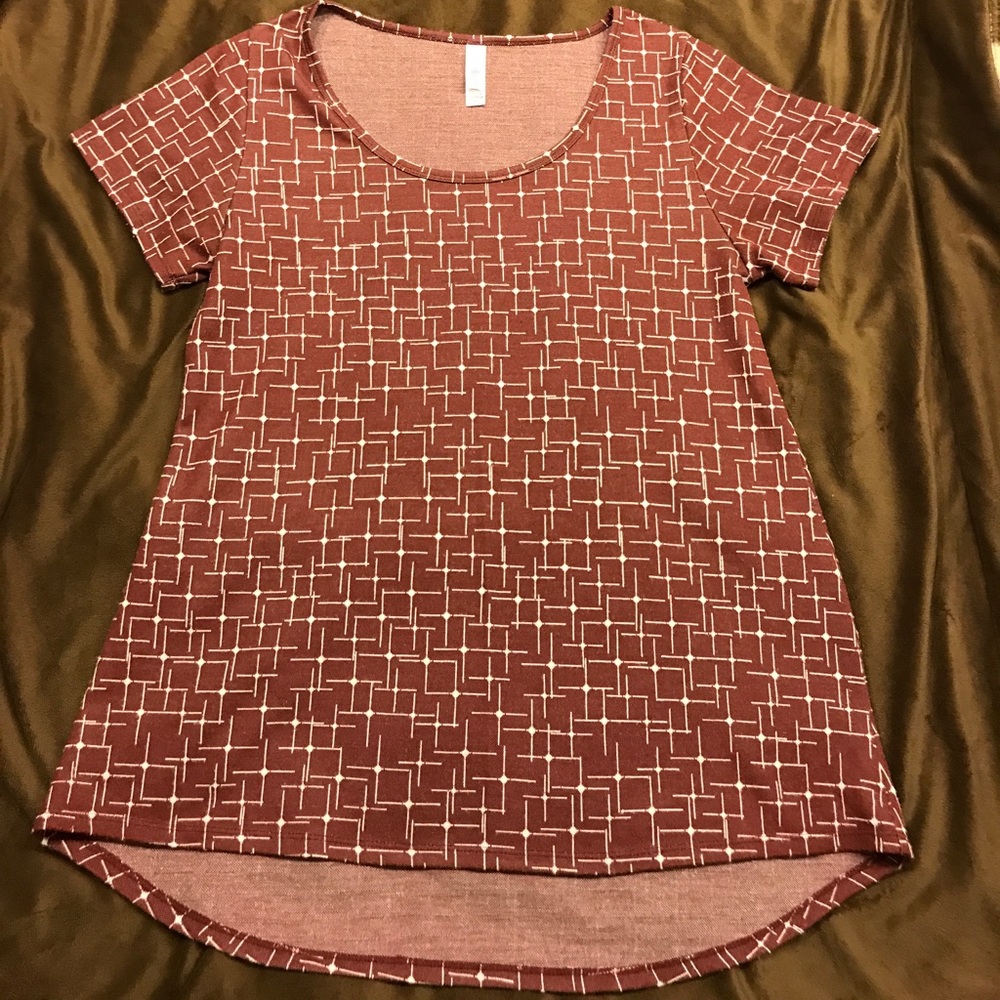 3/$20. LulaRoe classic tee.