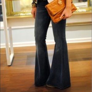 7 for all Mankind Super flare  dark wash sz 26