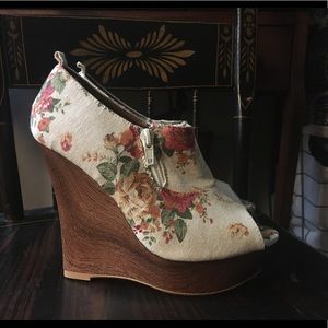 Floral print peep toe wedges