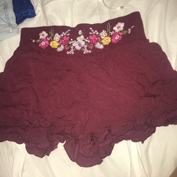 embroidered flower shorts - Picture 1 of 2