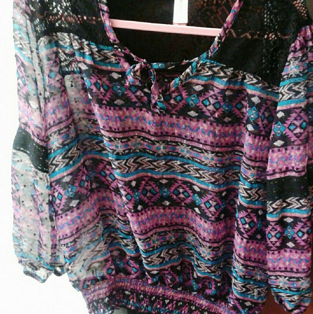 👕NO BOUNDARIES top 💜