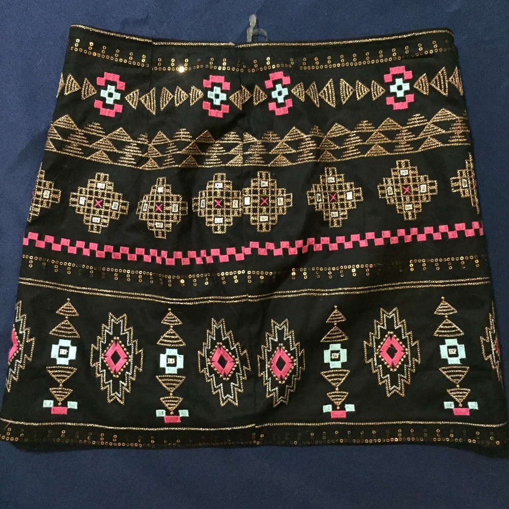 Such  A FUN unique Skirt
