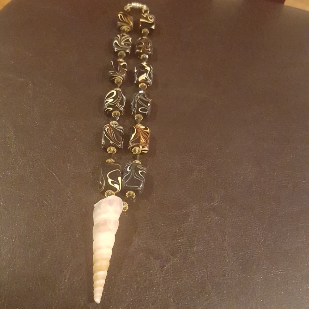 Beaded necklace